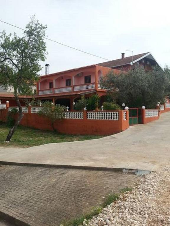 Guest House Bocac Сали Экстерьер фото